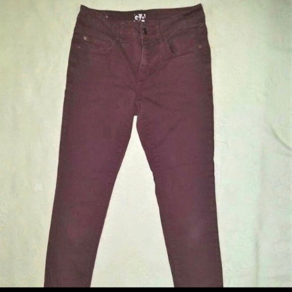 Juniors high waisted skinny pants  Size 3  Maroon  Stretch  From The Garage